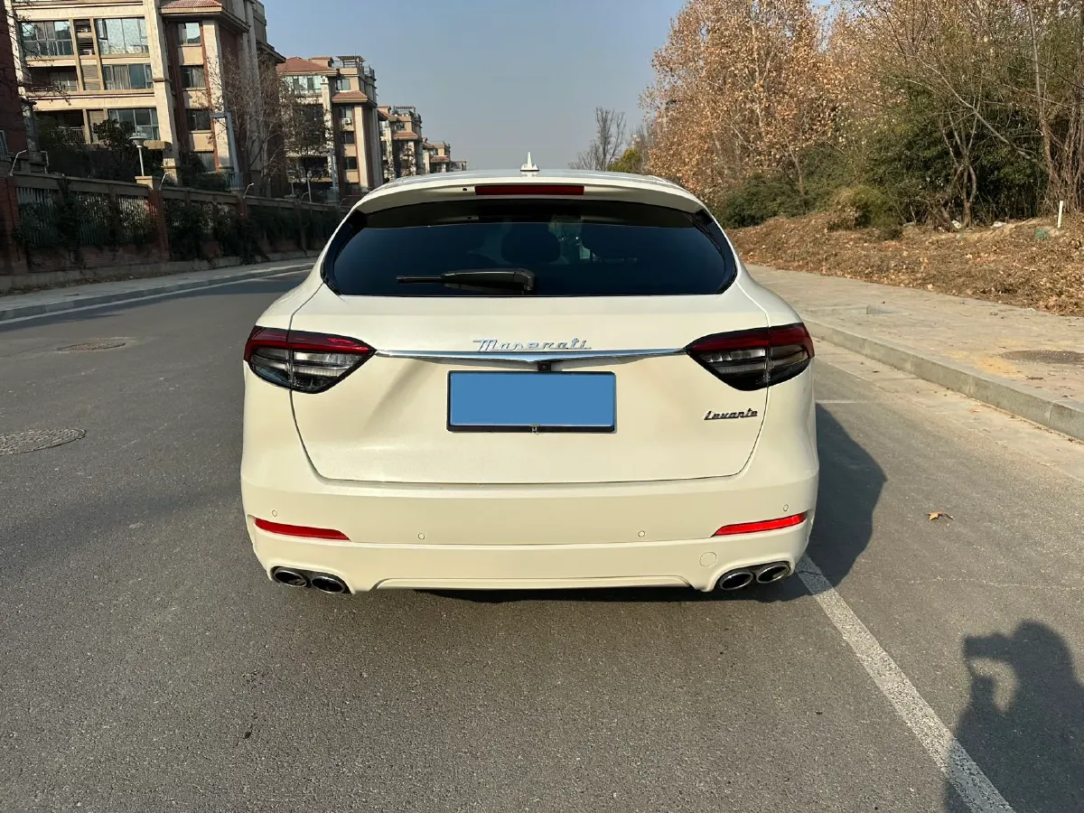 2022 Maserati Levante 2.0T 330HP L4 8AT,autocango,china used car exporter,china ev exporter,chinese used car exporter,chinese used ev exporter