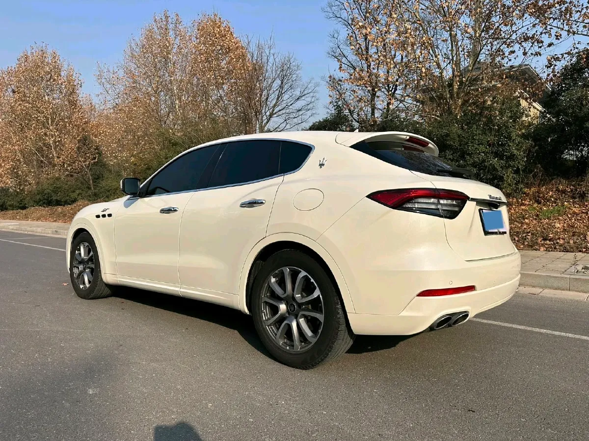 2022 Maserati Levante 2.0T 330HP L4 8AT,autocango,china used car exporter,china ev exporter,chinese used car exporter,chinese used ev exporter