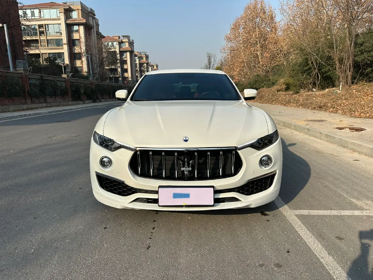 2022 Maserati Levante 2.0T 330HP L4 8AT,autocango,china used car exporter,china ev exporter,chinese used car exporter,chinese used ev exporter