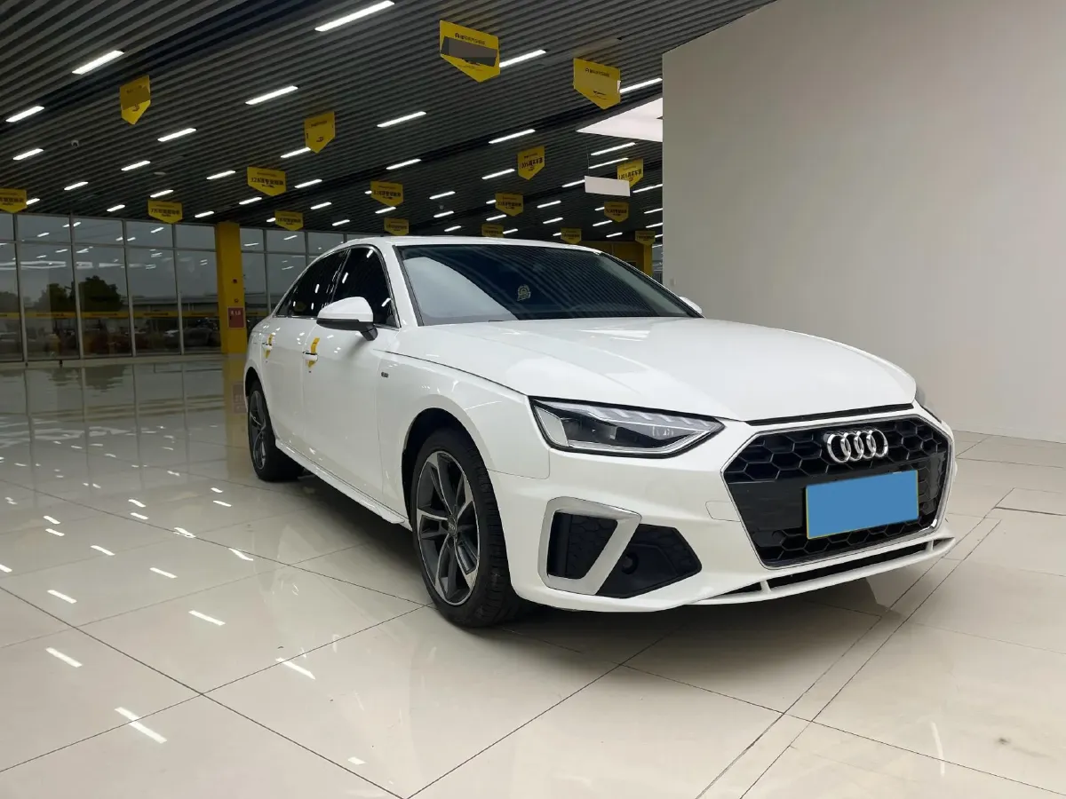 2022 Audi A4L 2.0T 190HP L4 7DCT,autocango,china used car exporter,china ev exporter,chinese used car exporter,chinese used ev exporter