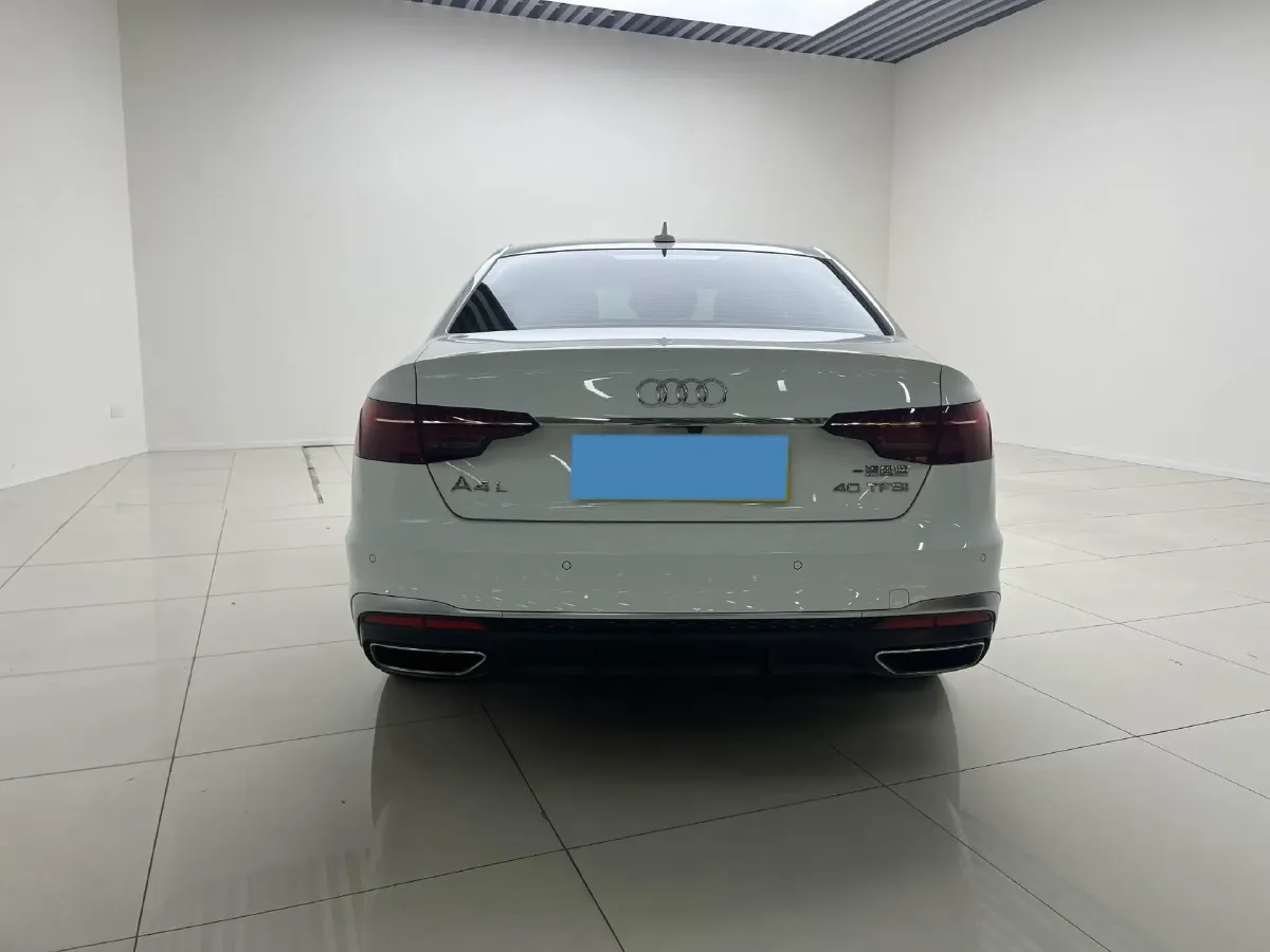 2022 Audi A4L 2.0T 190HP L4 7DCT,autocango,china used car exporter,china ev exporter,chinese used car exporter,chinese used ev exporter