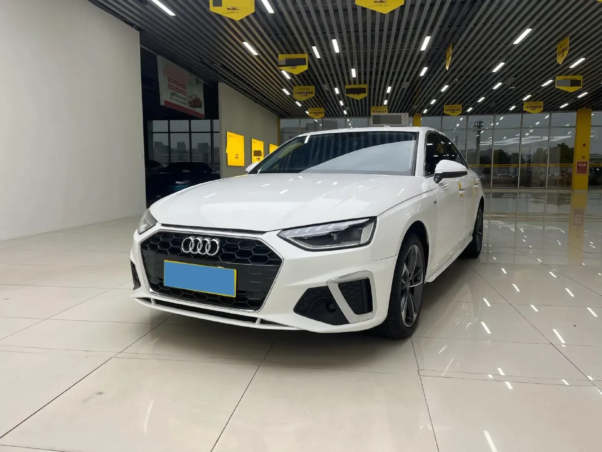 2022 Audi A4L 2.0T 190HP L4 7DCT,autocango,china used car exporter,china ev exporter,chinese used car exporter,chinese used ev exporter