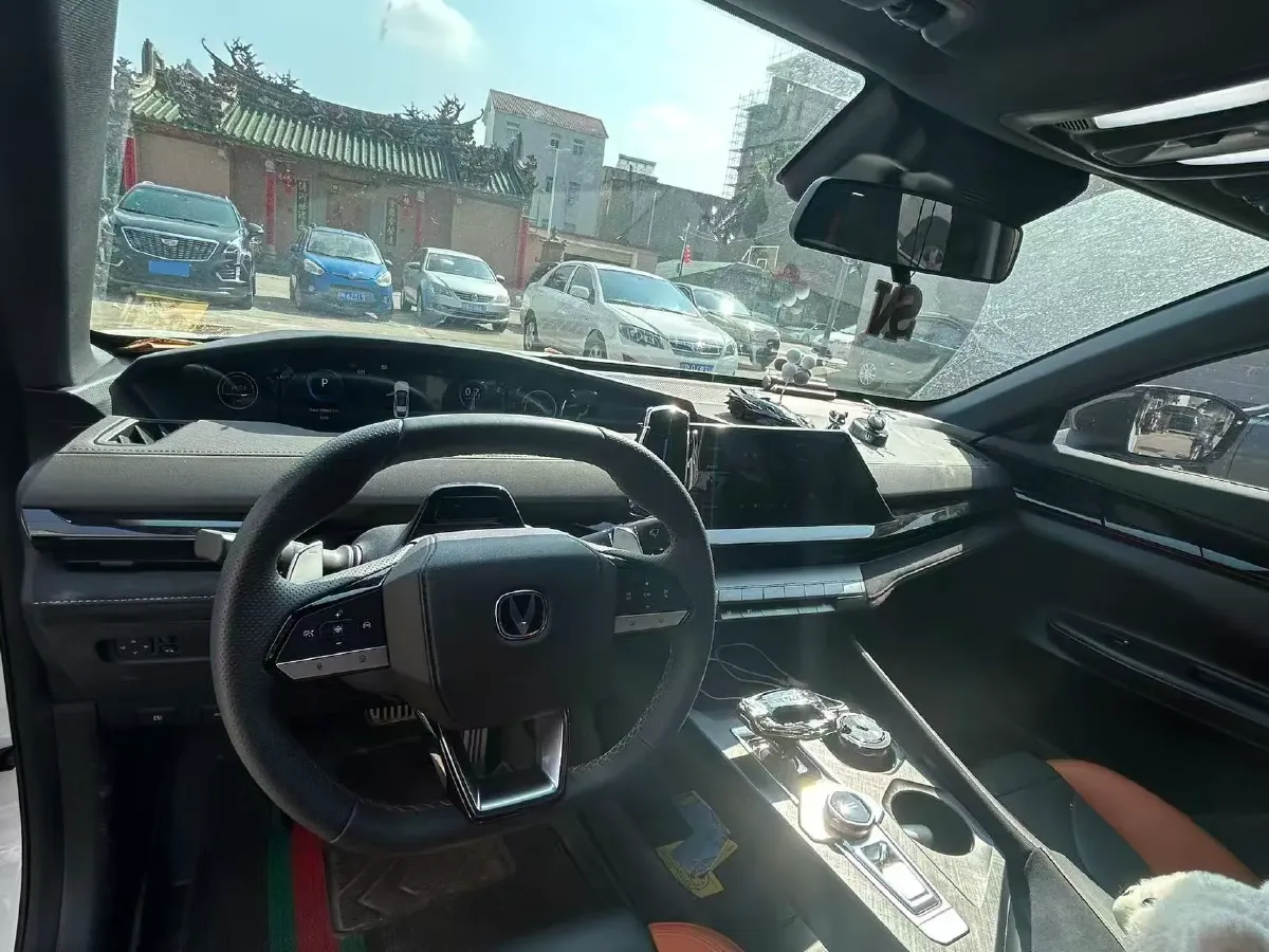 2024 ChangAn UNI-V 1.5T 188HP L4 7DCT,autocango,china used car exporter,china ev exporter,chinese used car exporter,chinese used ev exporter