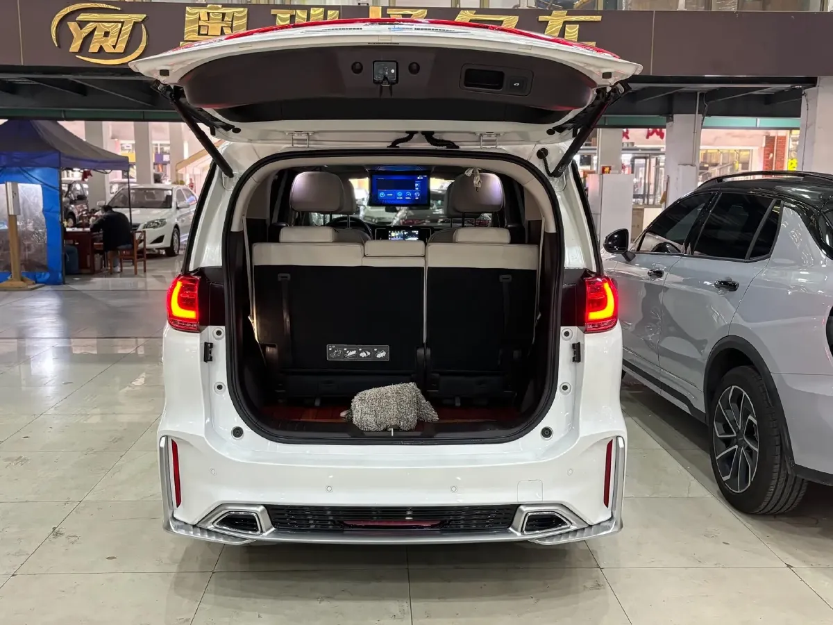 2021 GAC Trumpchi M8 2.0T 252HP L4 8AT,autocango,china used car exporter,china ev exporter,chinese used car exporter,chinese used ev exporter