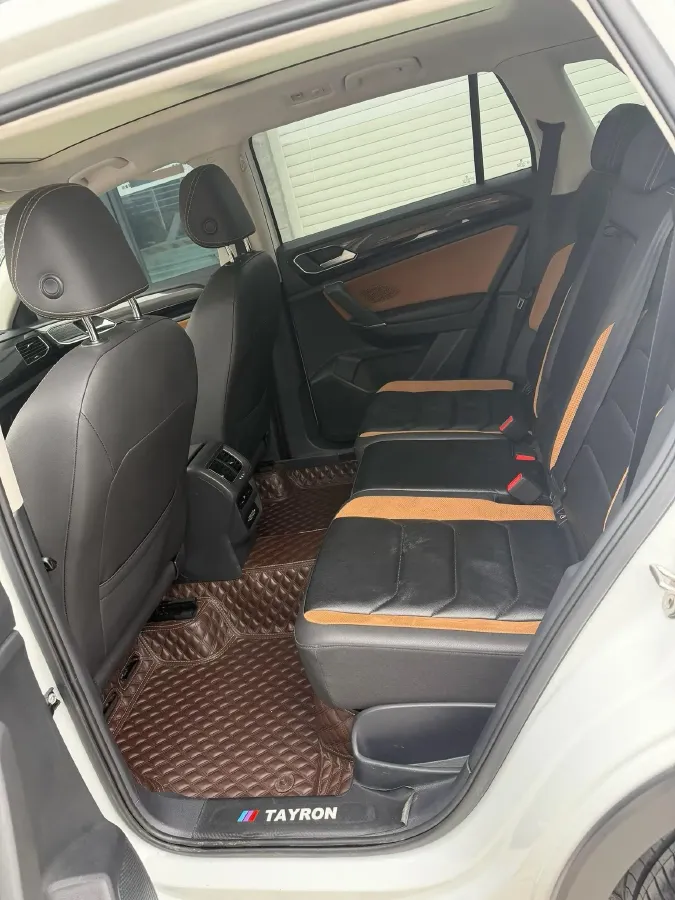 2019 Jeep Cherokee 2.0T 234HP L4 9AT,autocango,china used car exporter,china ev exporter,chinese used car exporter,chinese used ev exporter