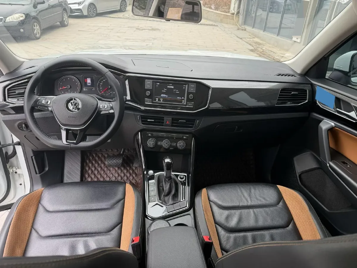 2019 Jeep Cherokee 2.0T 234HP L4 9AT,autocango,china used car exporter,china ev exporter,chinese used car exporter,chinese used ev exporter