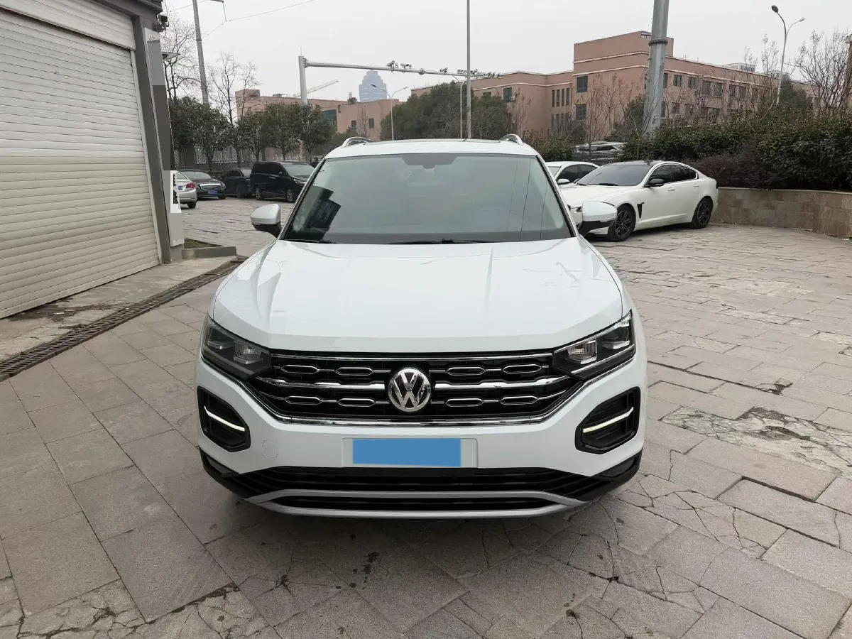 2019 Jeep Cherokee 2.0T 234HP L4 9AT,autocango,china used car exporter,china ev exporter,chinese used car exporter,chinese used ev exporter