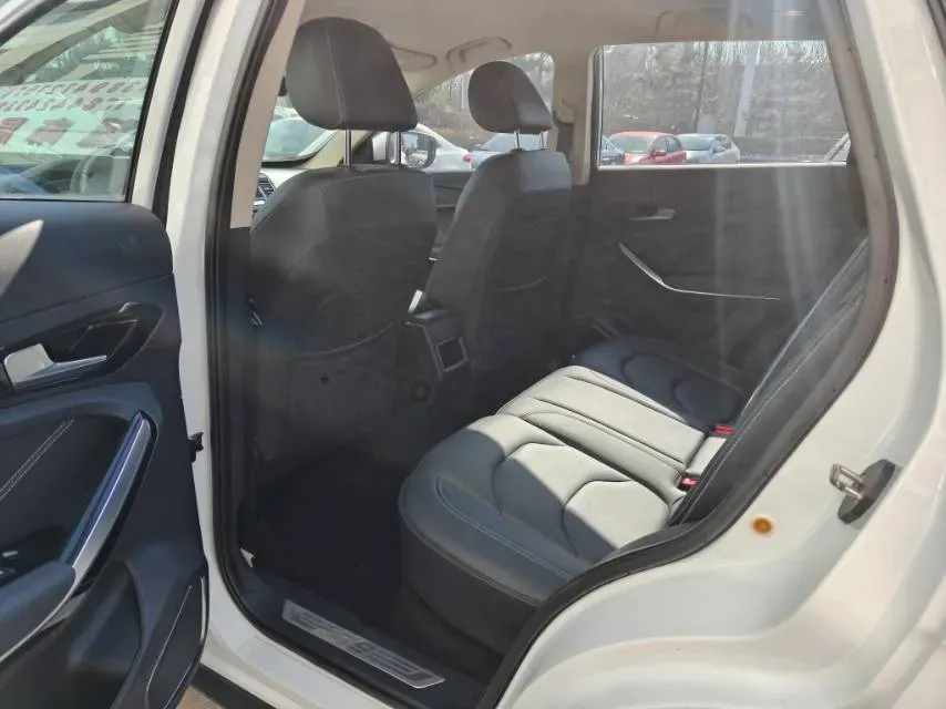 2018 FAW Senia R9 1.2T 143HP L4 7DCT,autocango,china used car exporter,china ev exporter,chinese used car exporter,chinese used ev exporter