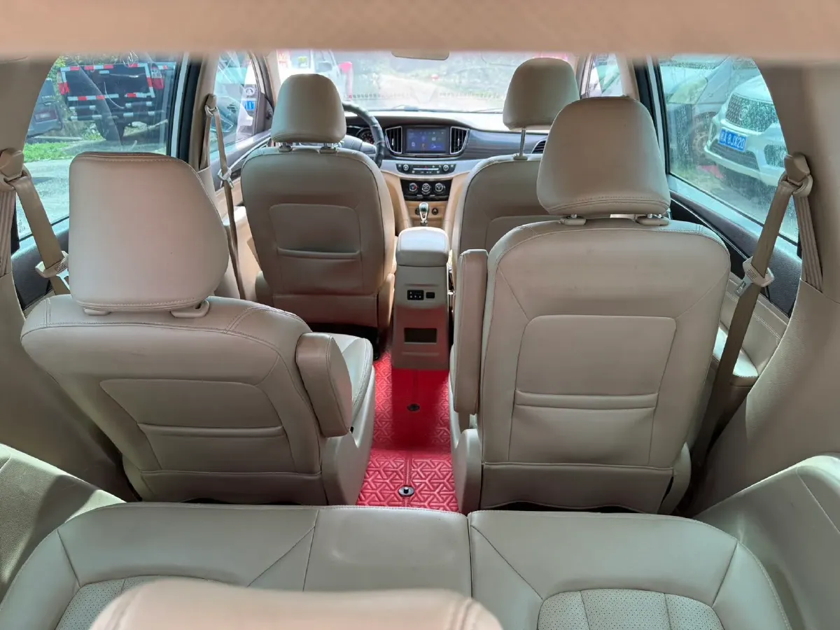 2016 BaoJun 730 1.5L 112HP L4 5MT,autocango,china used car exporter,china ev exporter,chinese used car exporter,chinese used ev exporter