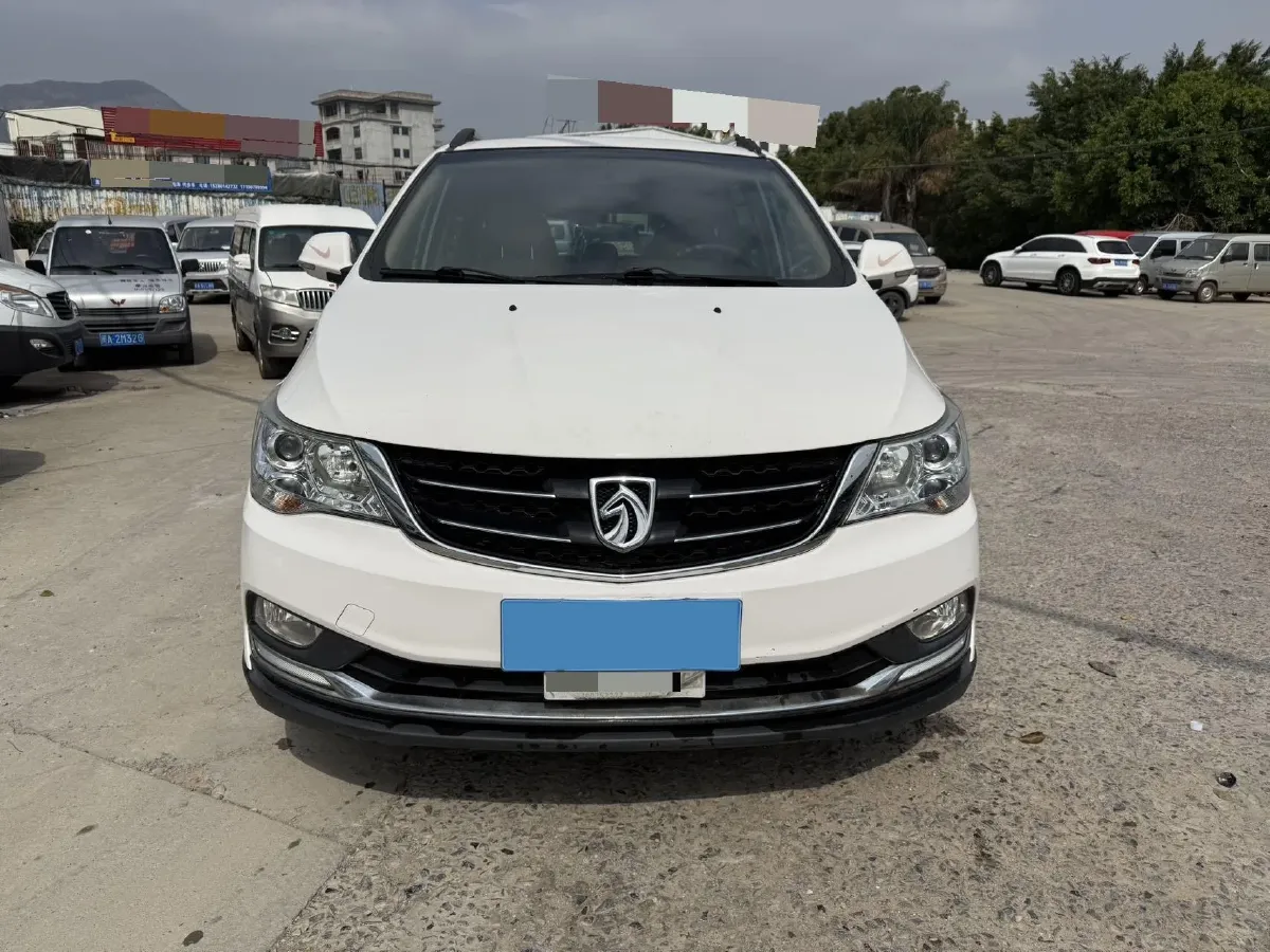 2016 BaoJun 730 1.5L 112HP L4 5MT,autocango,china used car exporter,china ev exporter,chinese used car exporter,chinese used ev exporter