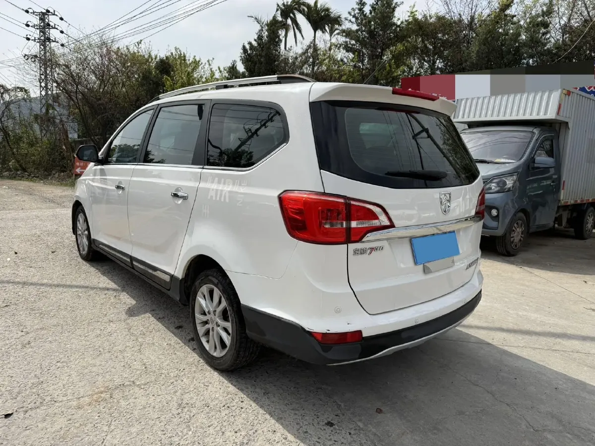 2016 BaoJun 730 1.5L 112HP L4 5MT,autocango,china used car exporter,china ev exporter,chinese used car exporter,chinese used ev exporter