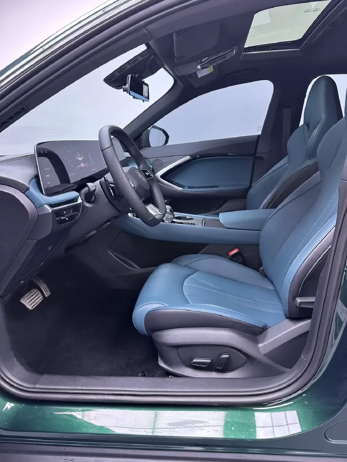 2023 MG 7 1.5T 188HP L4 7DCT,autocango,china used car exporter,china ev exporter,chinese used car exporter,chinese used ev exporter