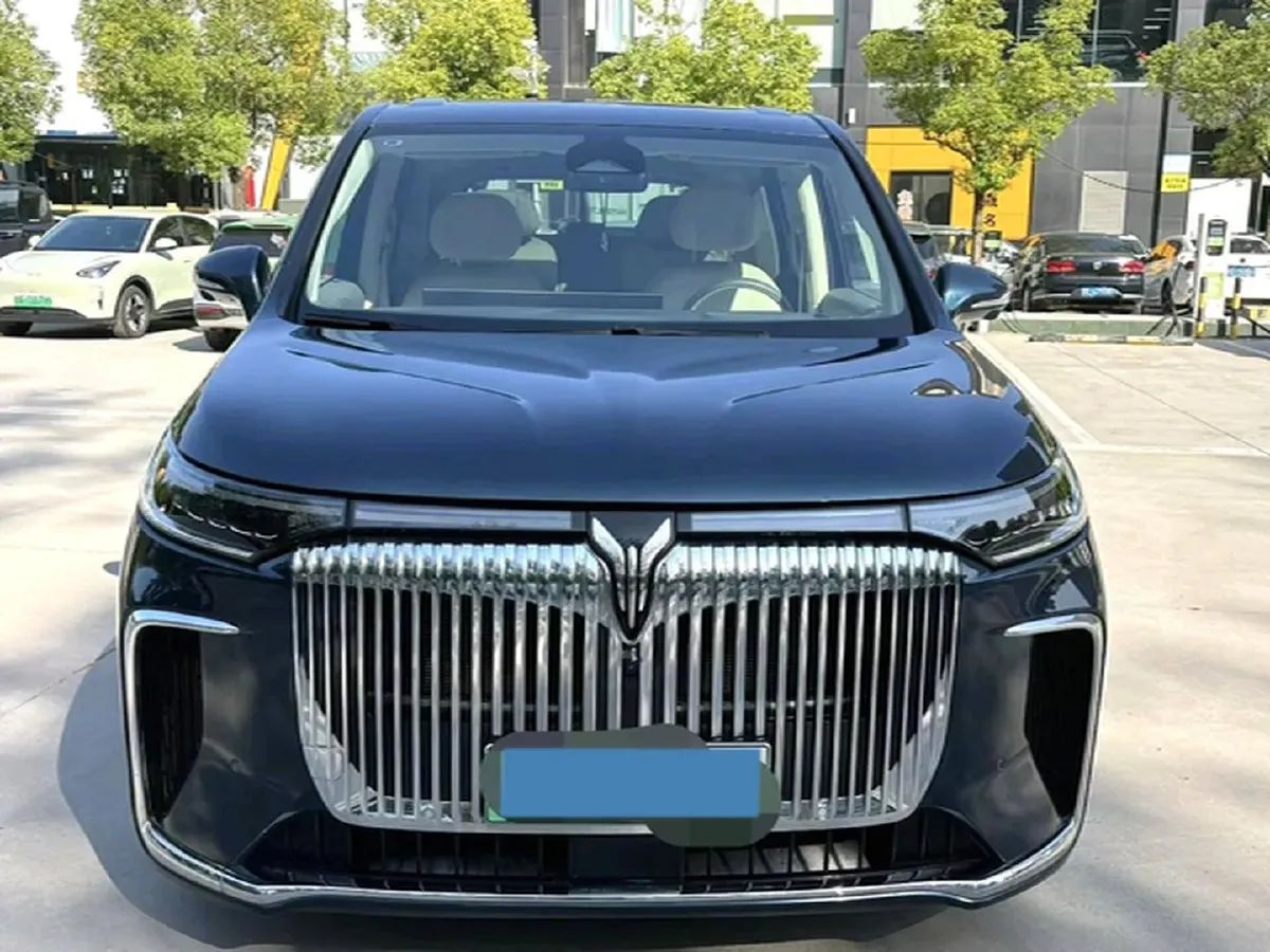 2025 Voyah Dream 1.5T 150HP L4 PHEV 41.7KWH,autocango,china used car exporter,china ev exporter,chinese used car exporter,chinese used ev exporter