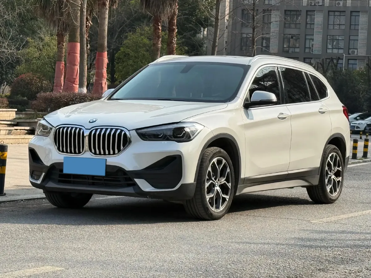2022 BMW X1 2.0T 192HP L4 7DCT,autocango,china used car exporter,china ev exporter,chinese used car exporter,chinese used ev exporter
