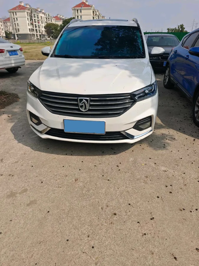 2018 BaoJun 530 1.5T 150HP L4 6MT,autocango,china used car exporter,china ev exporter,chinese used car exporter,chinese used ev exporter