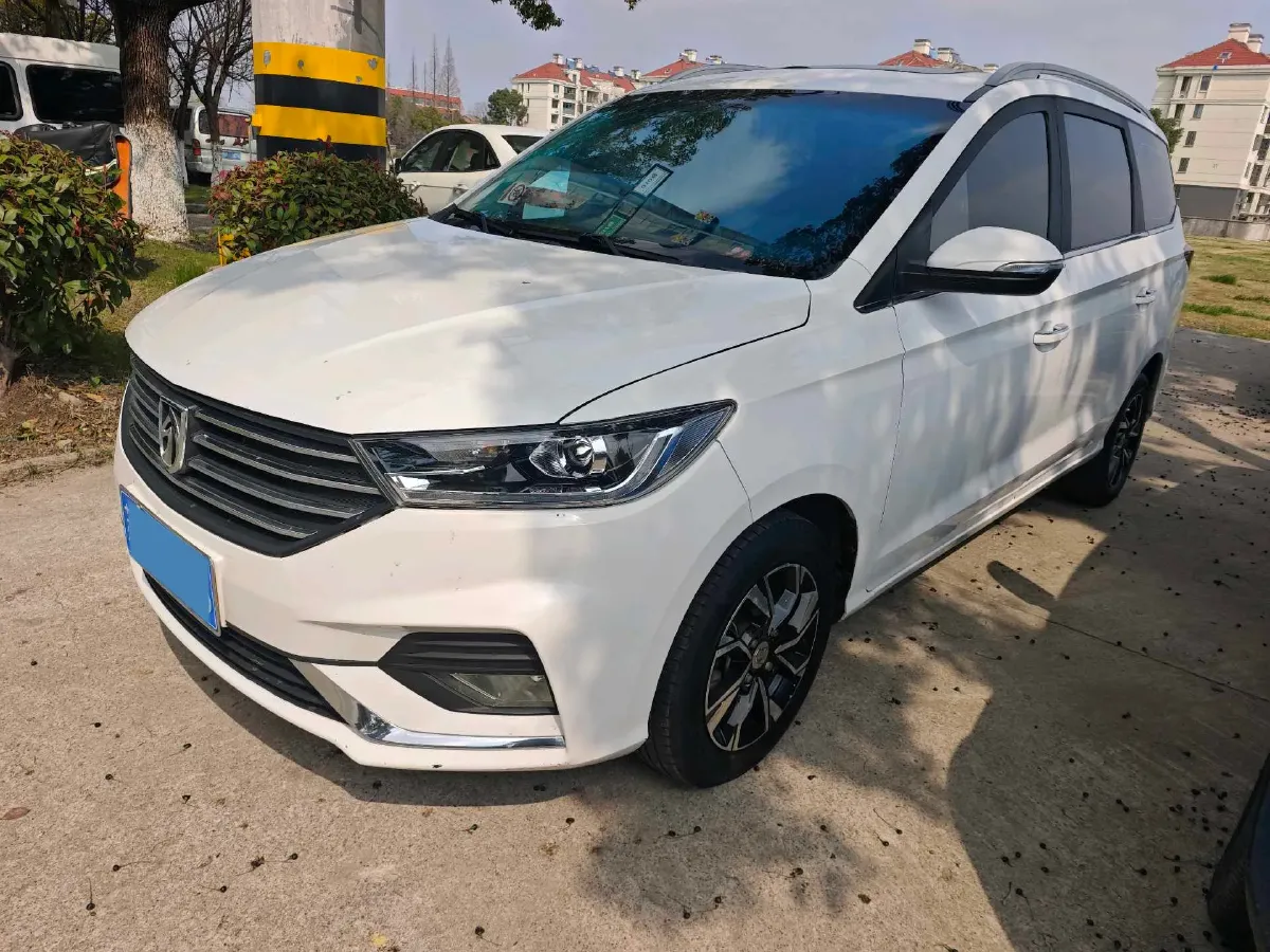 2018 BaoJun 530 1.5T 150HP L4 6MT,autocango,china used car exporter,china ev exporter,chinese used car exporter,chinese used ev exporter