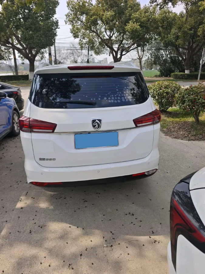 2018 BaoJun 530 1.5T 150HP L4 6MT,autocango,china used car exporter,china ev exporter,chinese used car exporter,chinese used ev exporter