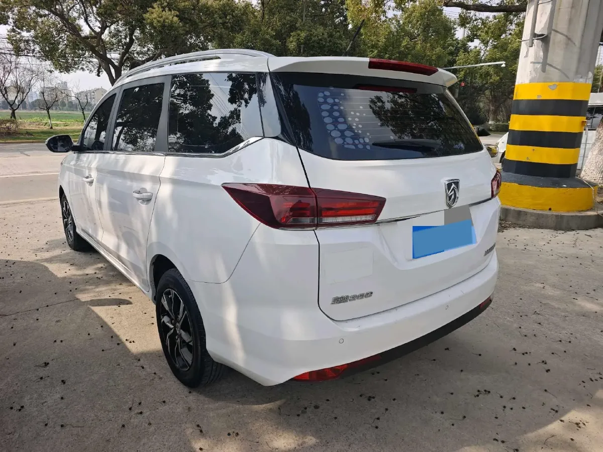 2018 BaoJun 530 1.5T 150HP L4 6MT,autocango,china used car exporter,china ev exporter,chinese used car exporter,chinese used ev exporter