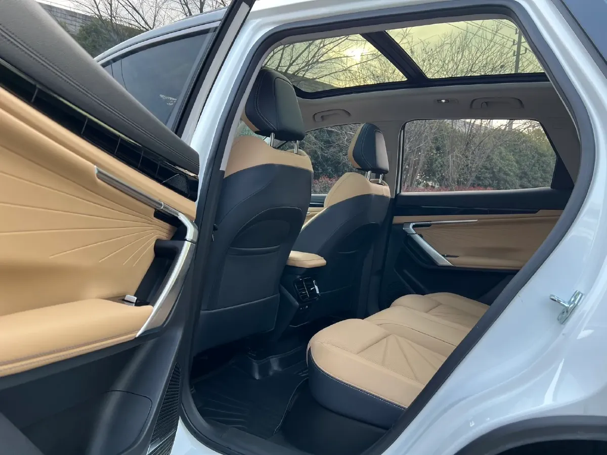 2023 Geely StarRay 1.5T 181HP L4 7DCT,autocango,china used car exporter,china ev exporter,chinese used car exporter,chinese used ev exporter