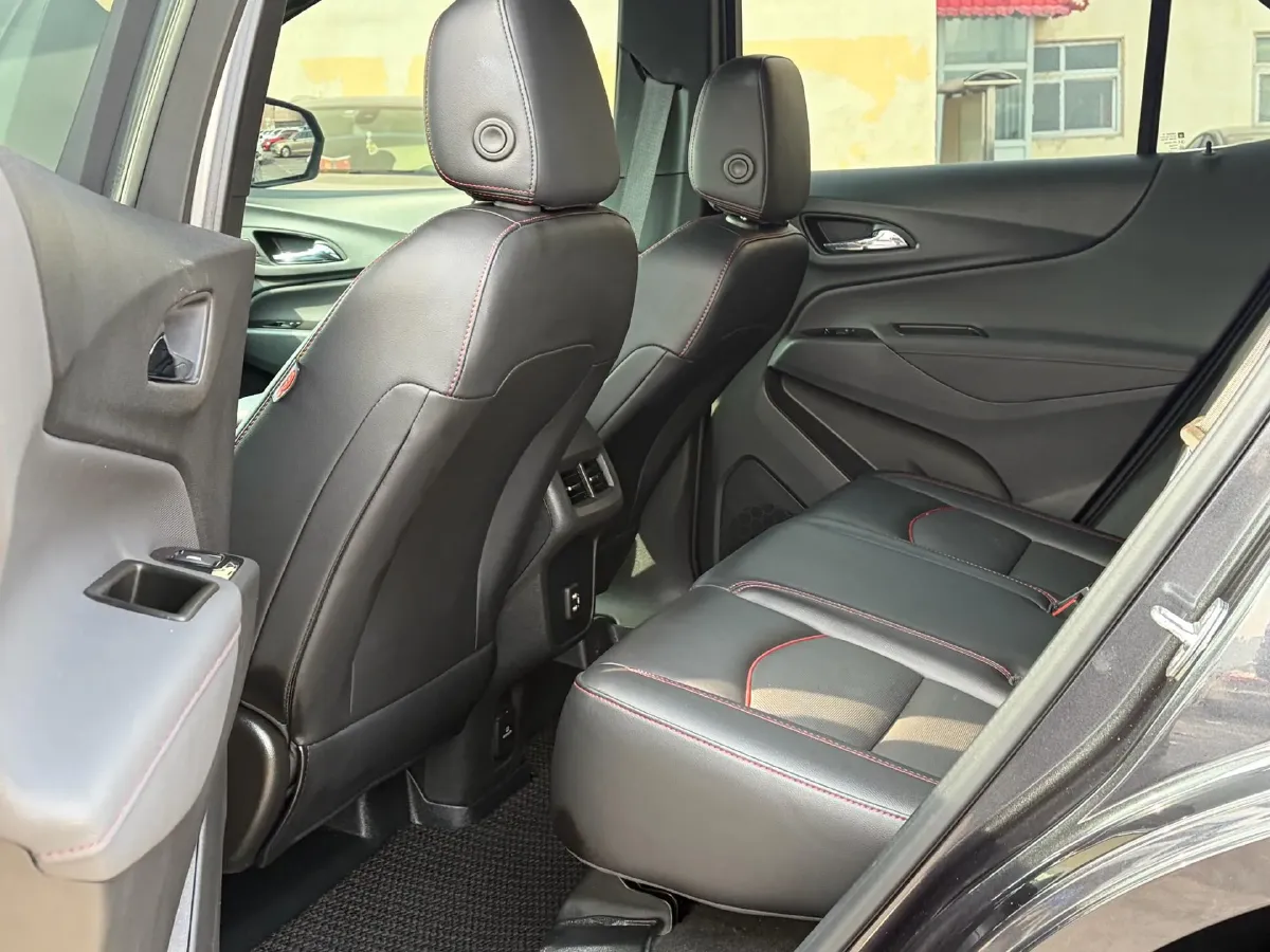 2023 Chevrolet Equinox 2.0T 237HP L4 9AT,autocango,china used car exporter,china ev exporter,chinese used car exporter,chinese used ev exporter