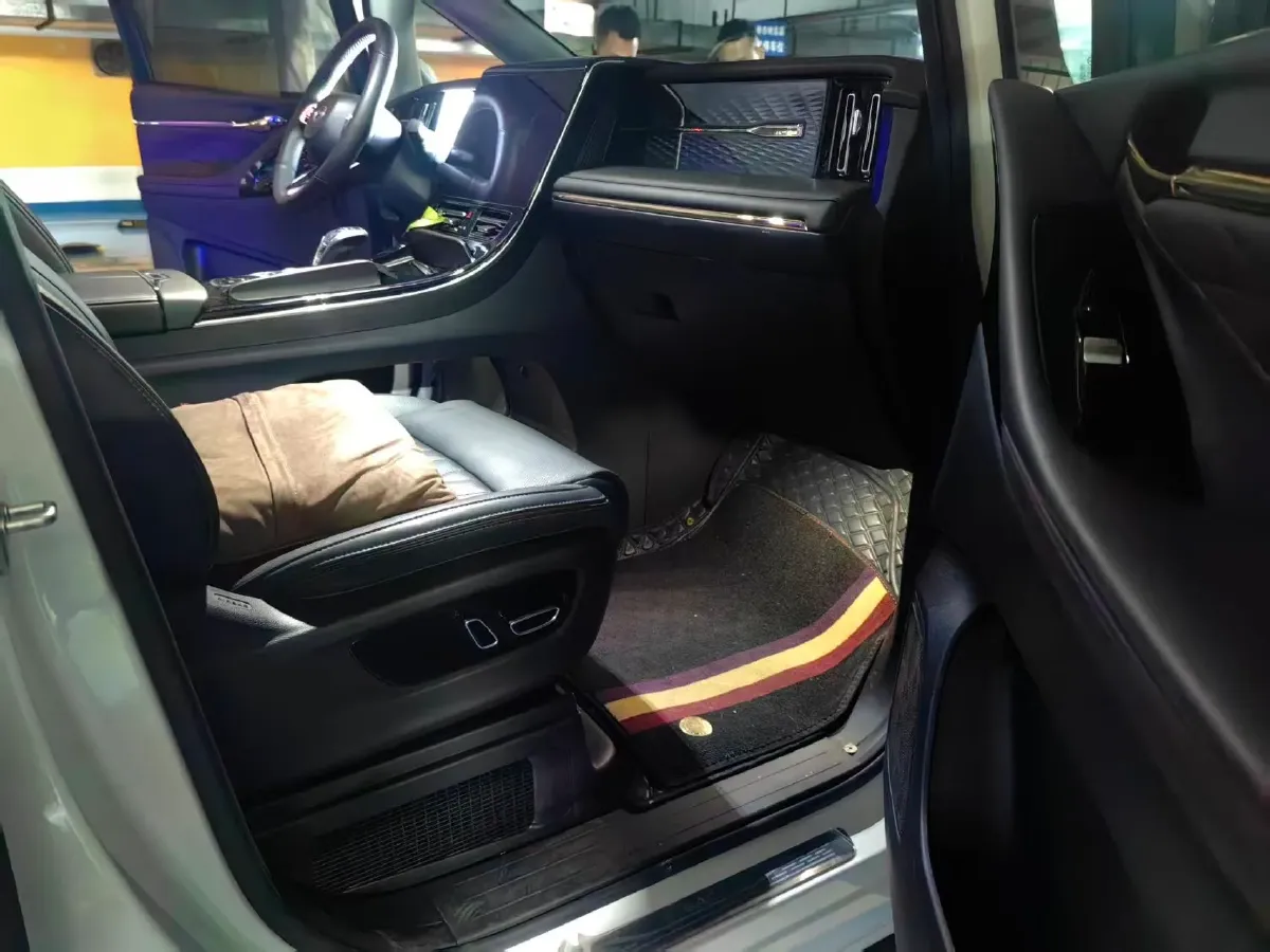 2024 GAC Trumpchi M8 2.0T 252HP L4 8AT,autocango,china used car exporter,china ev exporter,chinese used car exporter,chinese used ev exporter