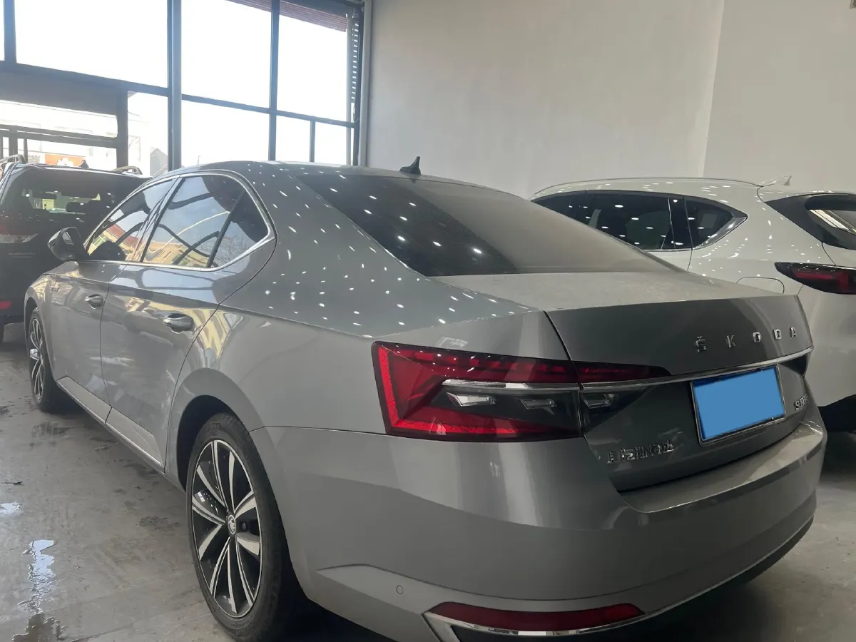 2023 Skoda Superb 1.4T 150HP L4 7DCT,autocango,china used car exporter,china ev exporter,chinese used car exporter,chinese used ev exporter