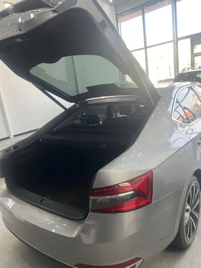 2023 Skoda Superb 1.4T 150HP L4 7DCT,autocango,china used car exporter,china ev exporter,chinese used car exporter,chinese used ev exporter