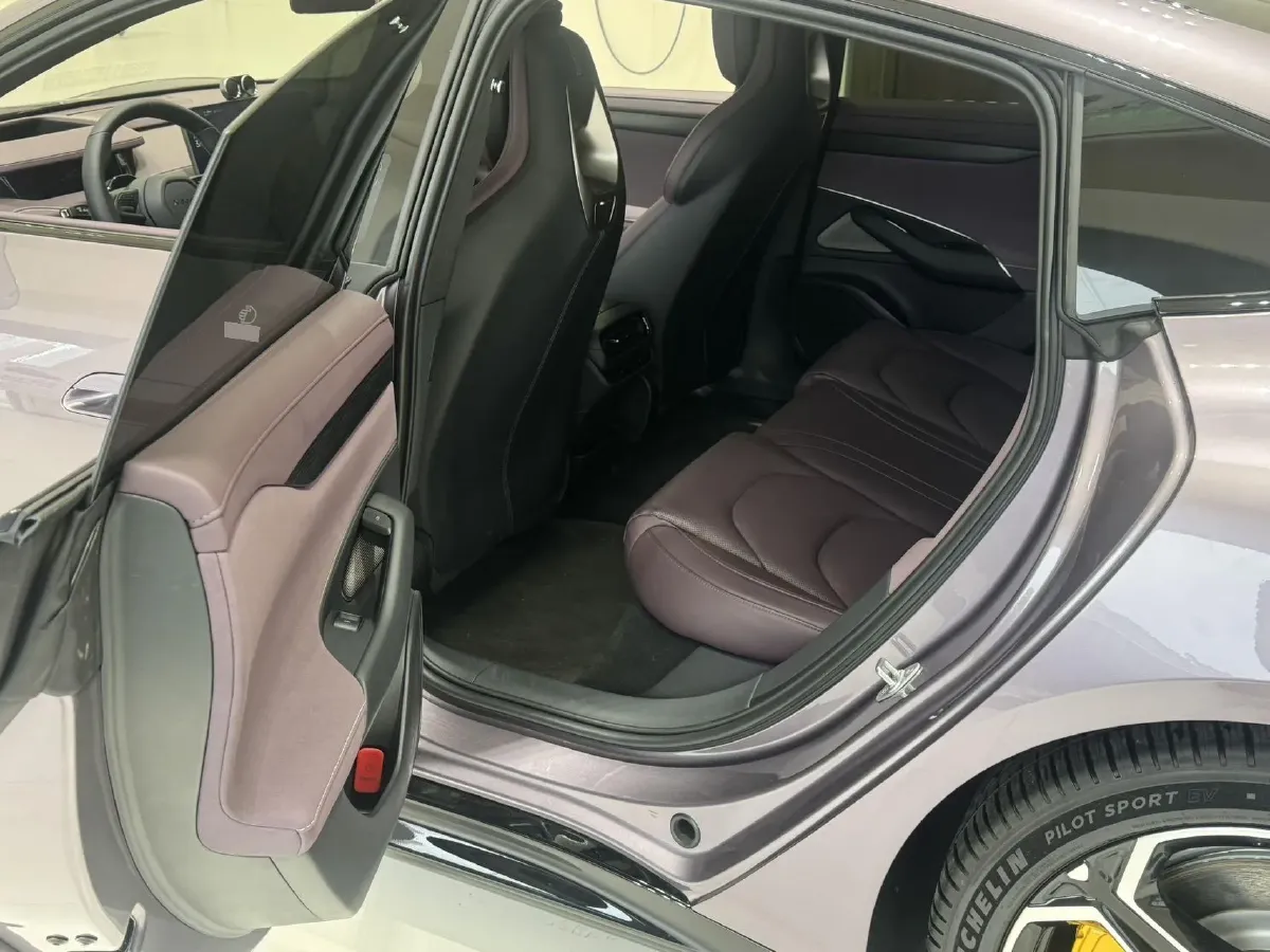 2024 MI SU7 BEV 101KWH,autocango,china used car exporter,china ev exporter,chinese used car exporter,chinese used ev exporter