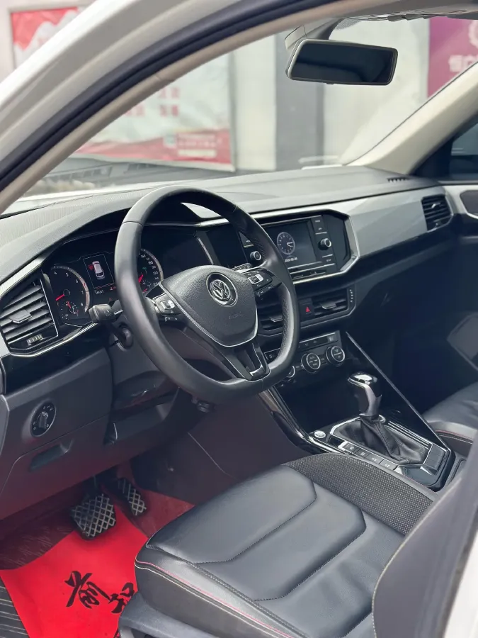 2019 Jeep Cherokee 2.0T 234HP L4 9AT,autocango,china used car exporter,china ev exporter,chinese used car exporter,chinese used ev exporter