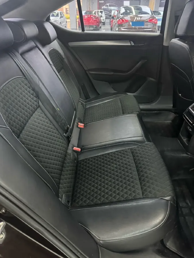 2018 Skoda Superb 1.8T 180HP L4 7DCT,autocango,china used car exporter,china ev exporter,chinese used car exporter,chinese used ev exporter