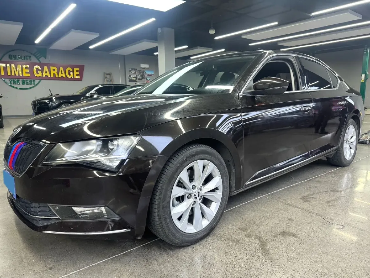 2018 Skoda Superb 1.8T 180HP L4 7DCT,autocango,china used car exporter,china ev exporter,chinese used car exporter,chinese used ev exporter
