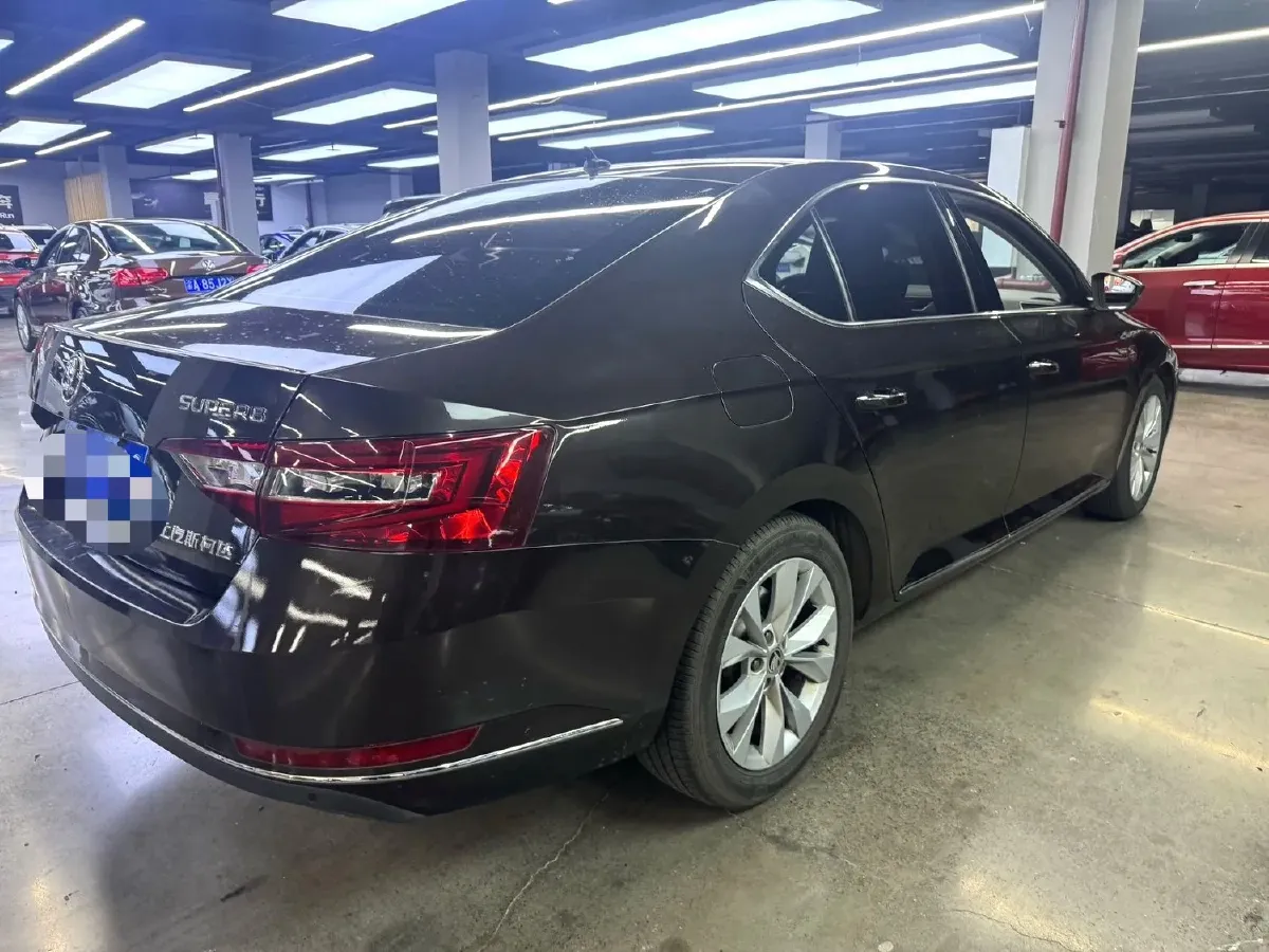 2018 Skoda Superb 1.8T 180HP L4 7DCT,autocango,china used car exporter,china ev exporter,chinese used car exporter,chinese used ev exporter