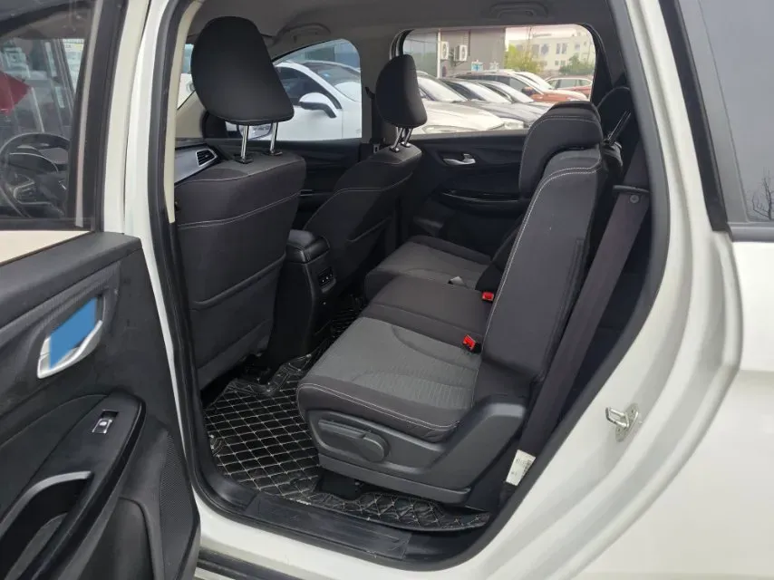 2019 BaoJun 730 1.5T 151HP L4 CVT,autocango,china used car exporter,china ev exporter,chinese used car exporter,chinese used ev exporter