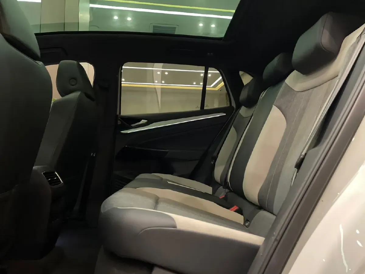 2022 Volkswagen ID.4 Crozz BEV 55.7KWH,autocango,china used car exporter,china ev exporter,chinese used car exporter,chinese used ev exporter