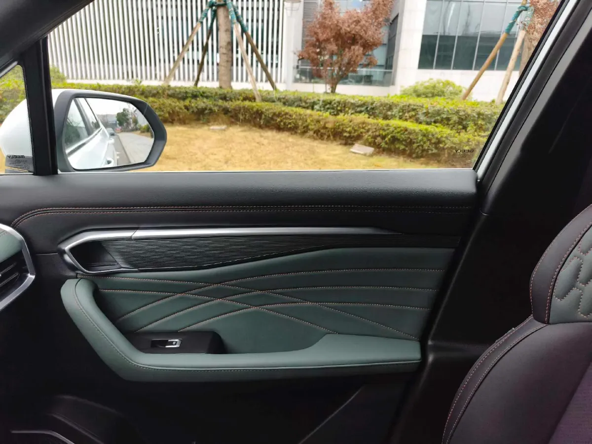 2024 Geely Okavango L 2.0T 218HP L4 7DCT,autocango,china used car exporter,china ev exporter,chinese used car exporter,chinese used ev exporter