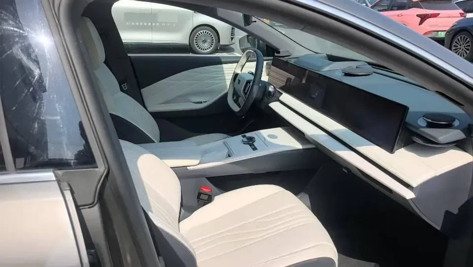 2024 Geely Galaxy E8 BEV 76KWH,autocango,china used car exporter,china ev exporter,chinese used car exporter,chinese used ev exporter