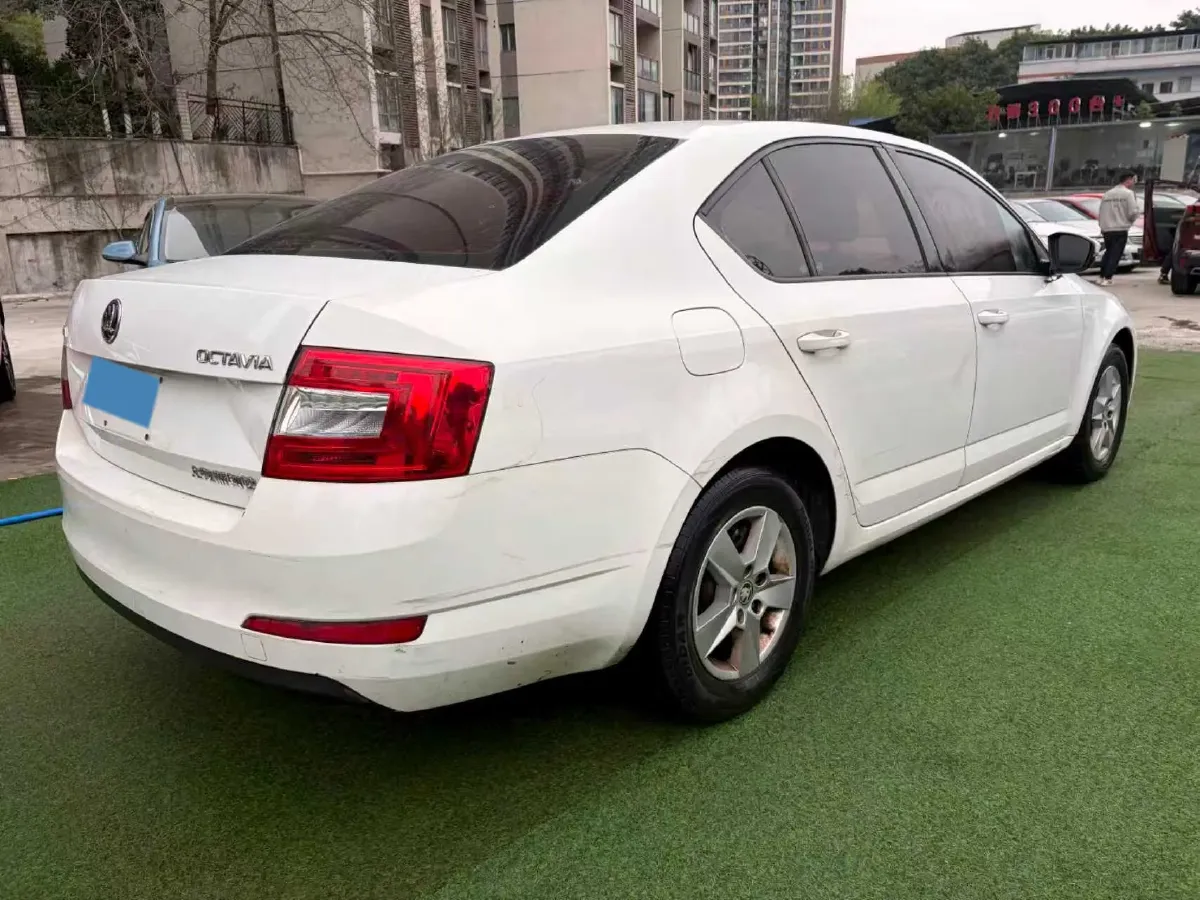 2017 Skoda Octavia 1.6L 110HP L4 5MT,autocango,china used car exporter,china ev exporter,chinese used car exporter,chinese used ev exporter