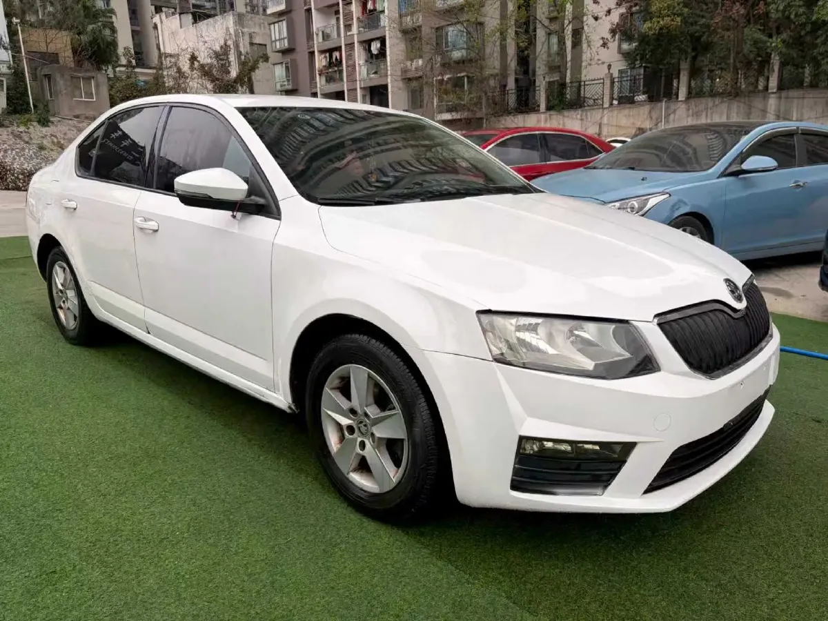 2017 Skoda Octavia 1.6L 110HP L4 5MT,autocango,china used car exporter,china ev exporter,chinese used car exporter,chinese used ev exporter