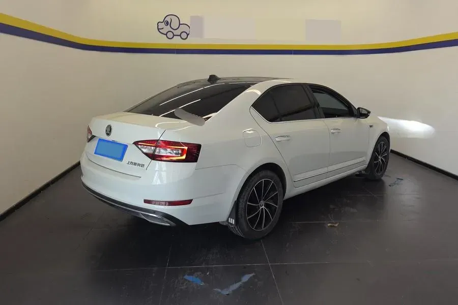 2019 Skoda Octavia 1.4T 150HP L4 7DCT,autocango,china used car exporter,china ev exporter,chinese used car exporter,chinese used ev exporter