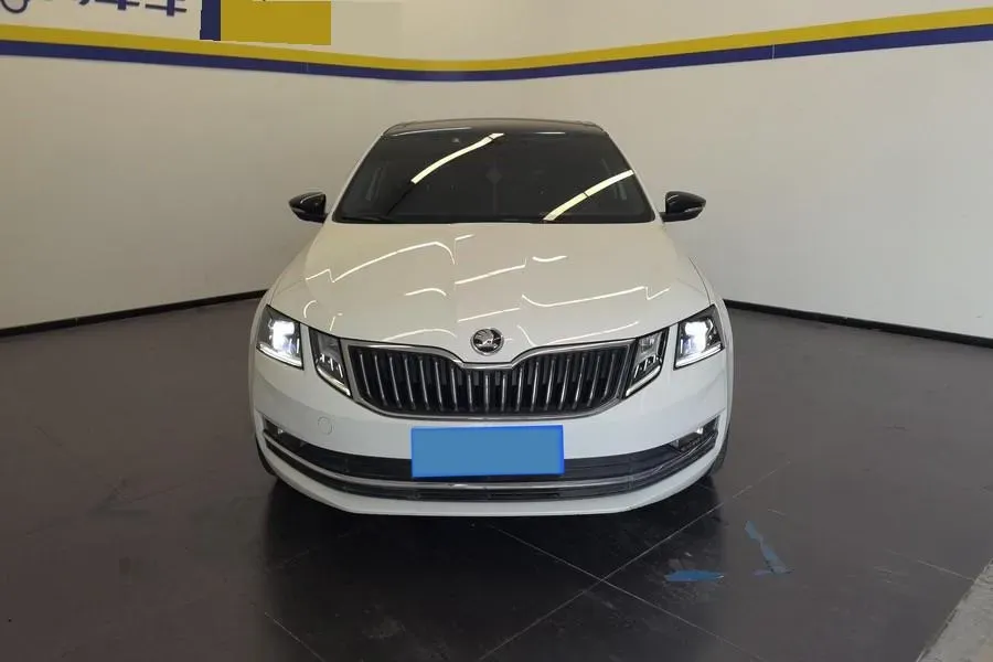 2019 Skoda Octavia 1.4T 150HP L4 7DCT,autocango,china used car exporter,china ev exporter,chinese used car exporter,chinese used ev exporter