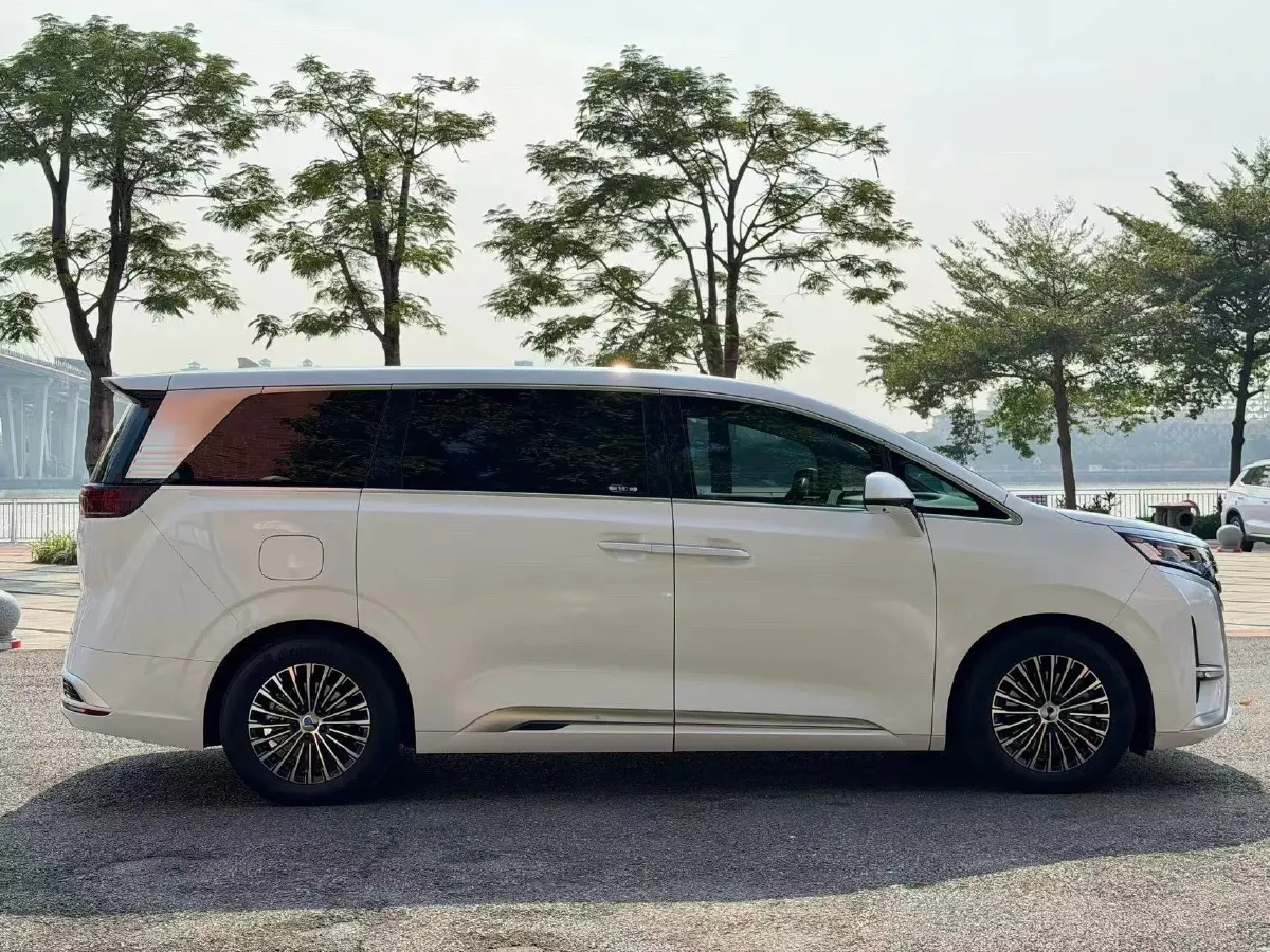 2022 Mercedes-Benz GLC Class 2.0T 197HP L4 9AT,autocango,china used car exporter,china ev exporter,chinese used car exporter,chinese used ev exporter