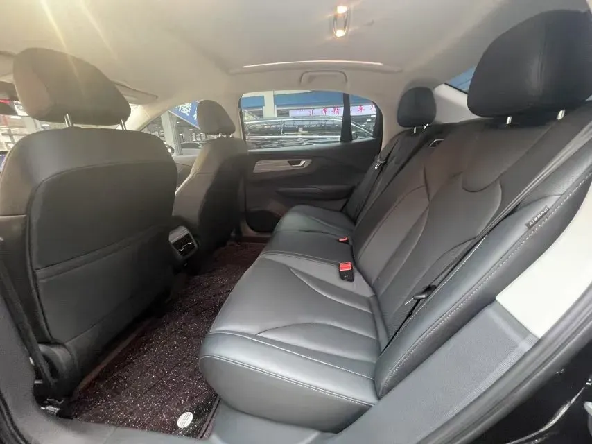 2024 HongQi E-QM5 BEV 72KWH,autocango,china used car exporter,china ev exporter,chinese used car exporter,chinese used ev exporter