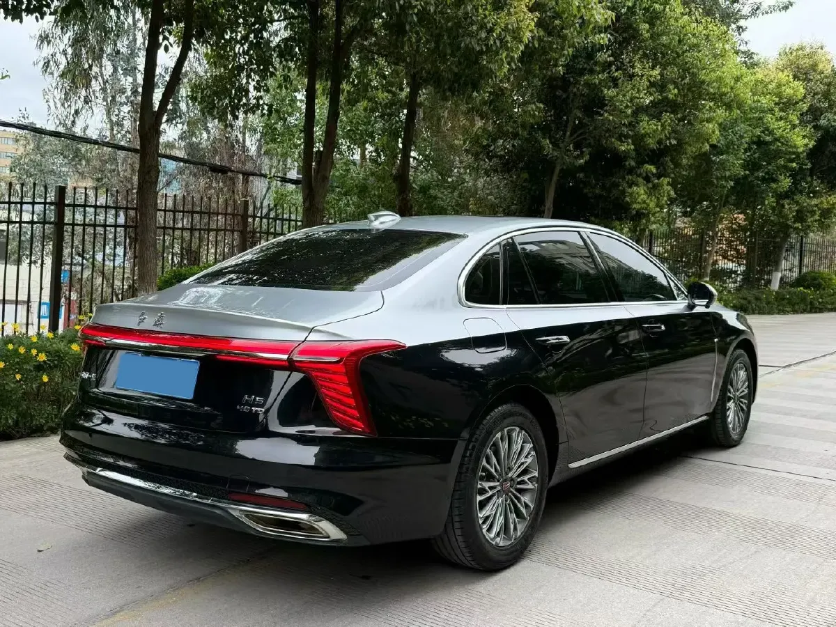2023 HongQi H5 2.0T 224HP L4 8AT,autocango,china used car exporter,china ev exporter,chinese used car exporter,chinese used ev exporter
