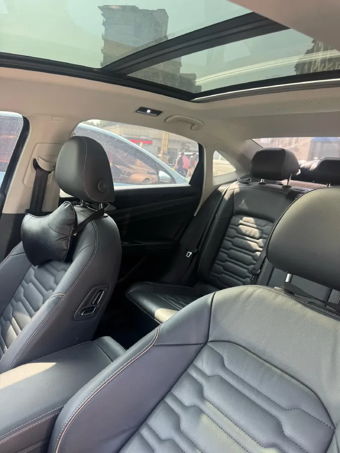 2020 Volkswagen Passat 2.0T 186HP L4 7DCT,autocango,china used car exporter,china ev exporter,chinese used car exporter,chinese used ev exporter