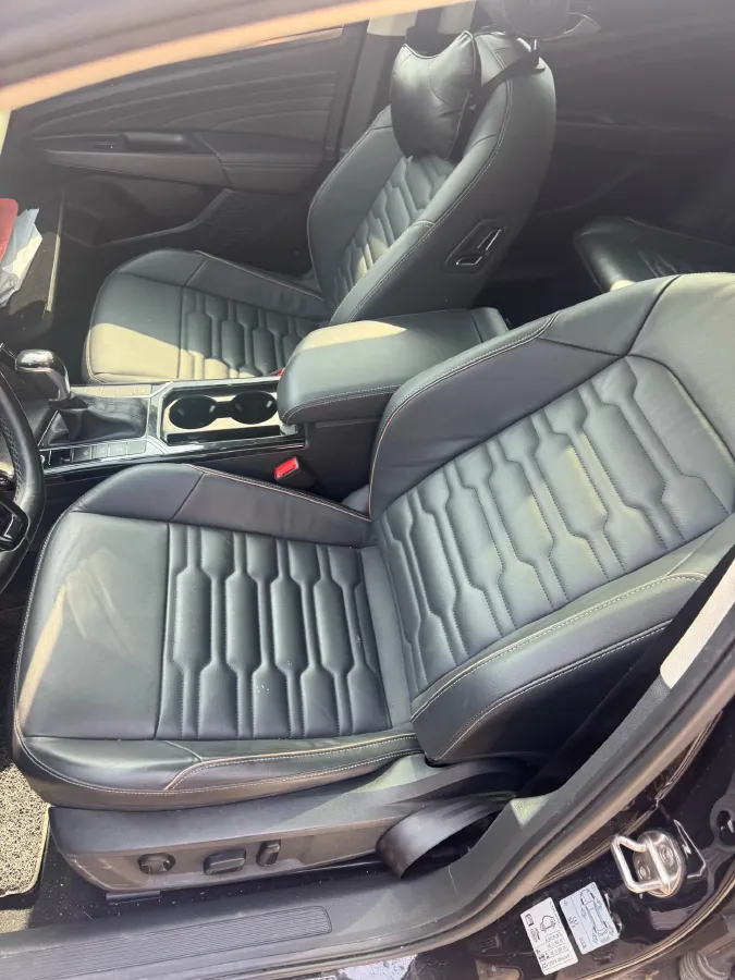 2020 Volkswagen Passat 2.0T 186HP L4 7DCT,autocango,china used car exporter,china ev exporter,chinese used car exporter,chinese used ev exporter