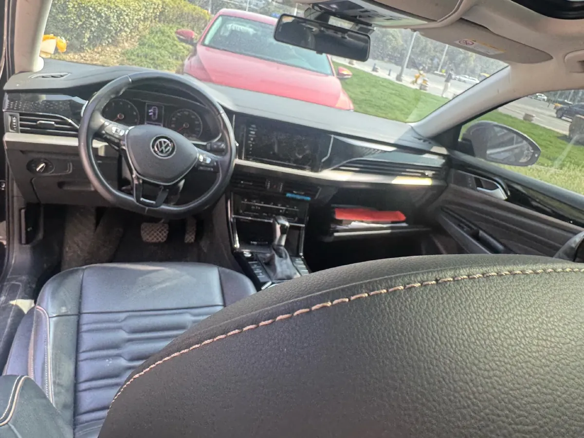 2020 Volkswagen Passat 2.0T 186HP L4 7DCT,autocango,china used car exporter,china ev exporter,chinese used car exporter,chinese used ev exporter