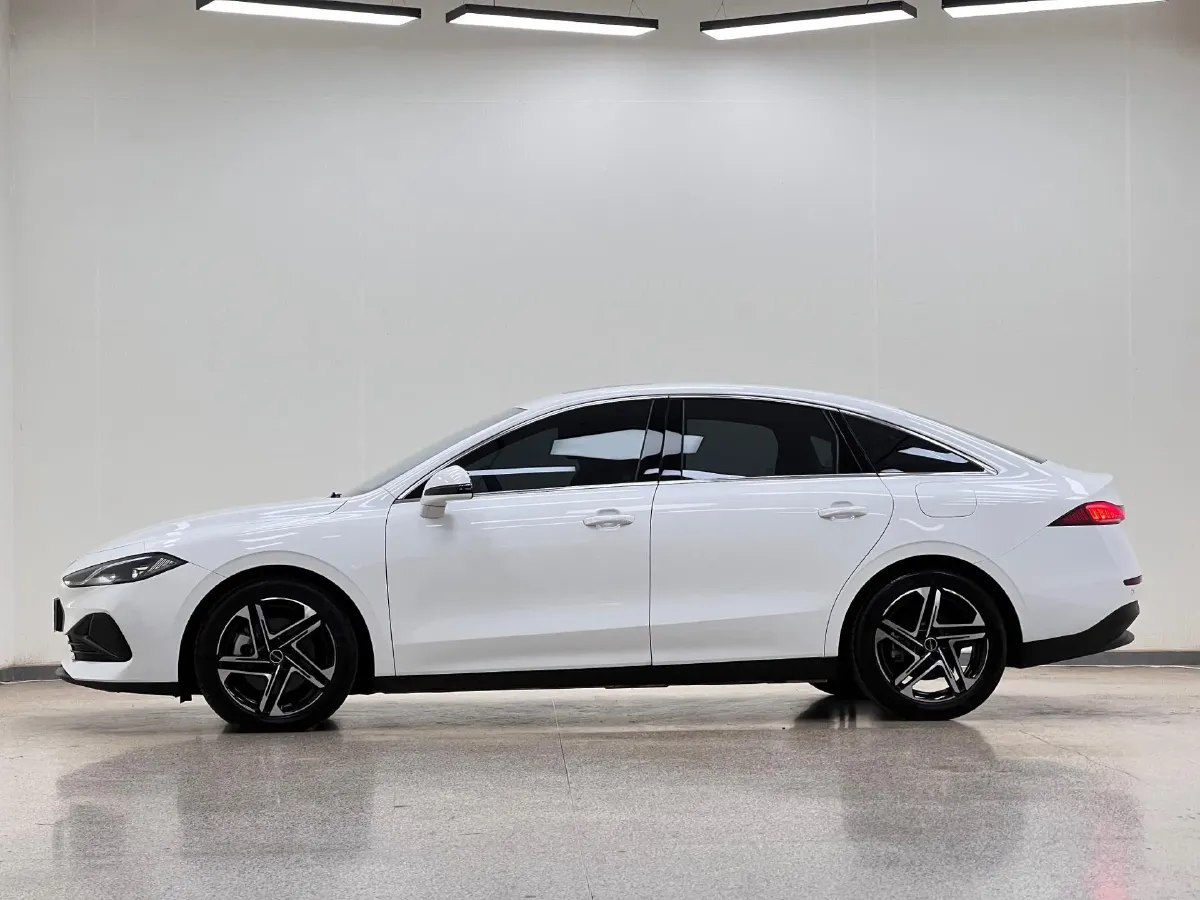 2023 Roewe D7 1.5L 112HP L4 1DHT PHEV 21.4KWH,autocango,china used car exporter,china ev exporter,chinese used car exporter,chinese used ev exporter