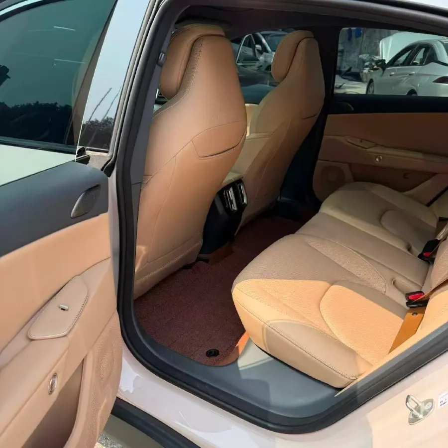 2024 ARCFOX αT5 BEV 79.2KWH,autocango,china used car exporter,china ev exporter,chinese used car exporter,chinese used ev exporter