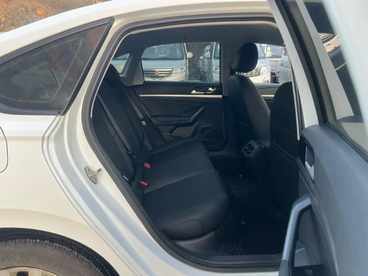 2023 Volkswagen Lavida 1.5L 110HP L4 6AT,autocango,china used car exporter,china ev exporter,chinese used car exporter,chinese used ev exporter