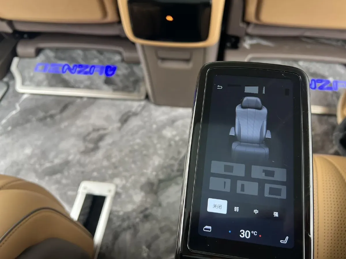 2022 HongQi HS7 3.0T 337HP V6 8AT,autocango,china used car exporter,china ev exporter,chinese used car exporter,chinese used ev exporter